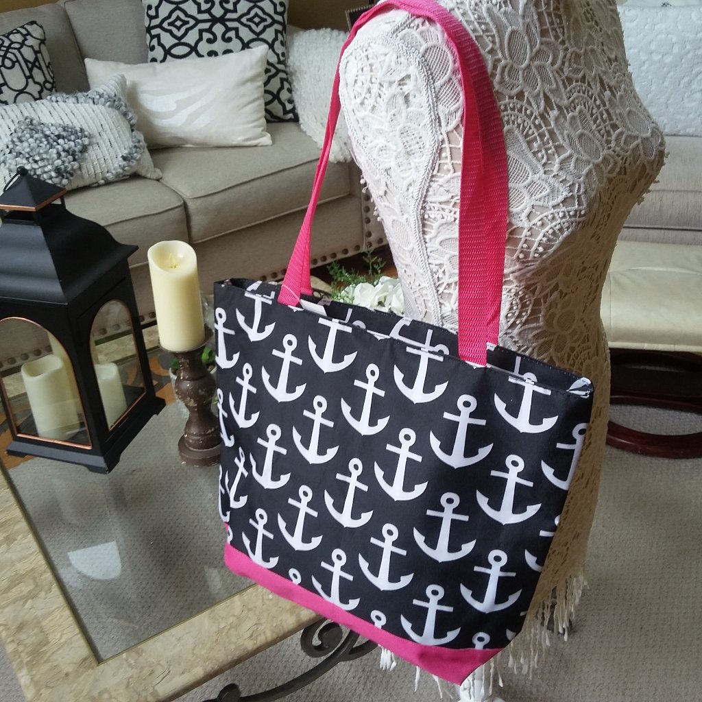 New! Beachy Fun Zippered Anchor Tote Oh My